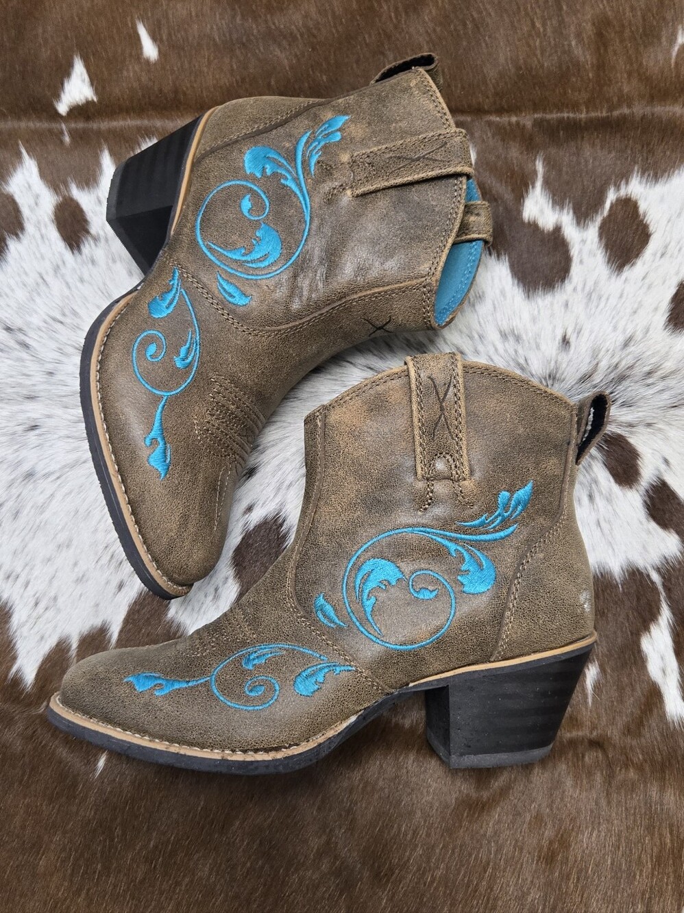 Twisted X Olive Brown Ankle Boots with Turquoise Embroidery